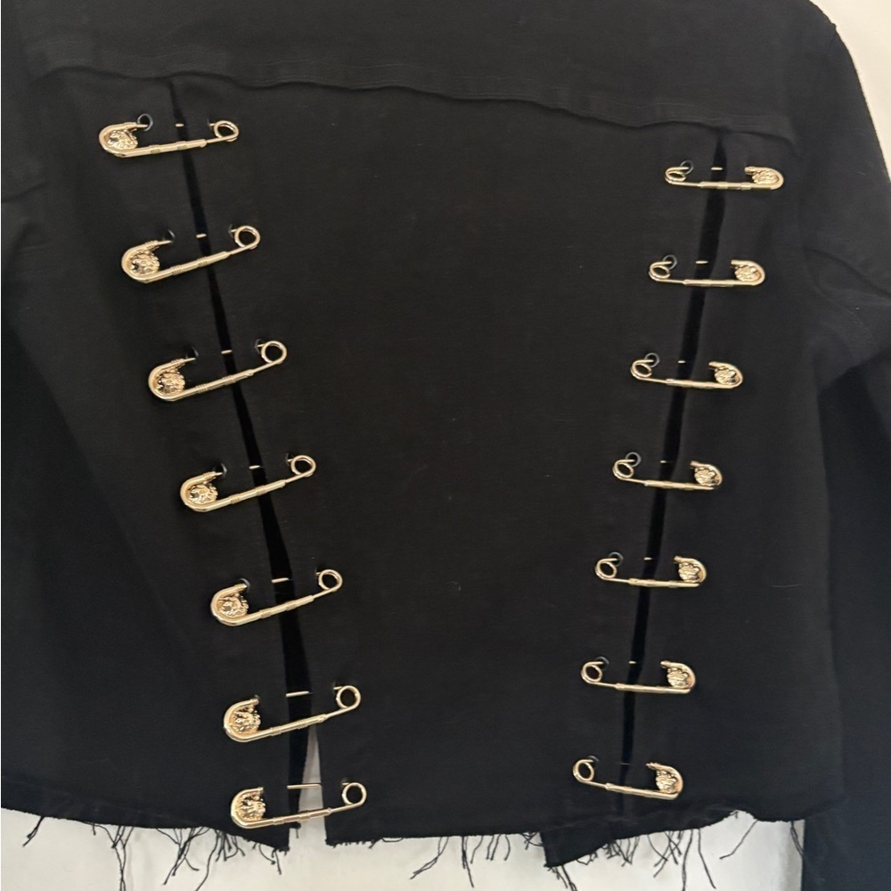 L’AGENCE Black Aria Safety Pin Cropped Distressed Hem Denim Jacket RARE - Picture 6 of 9